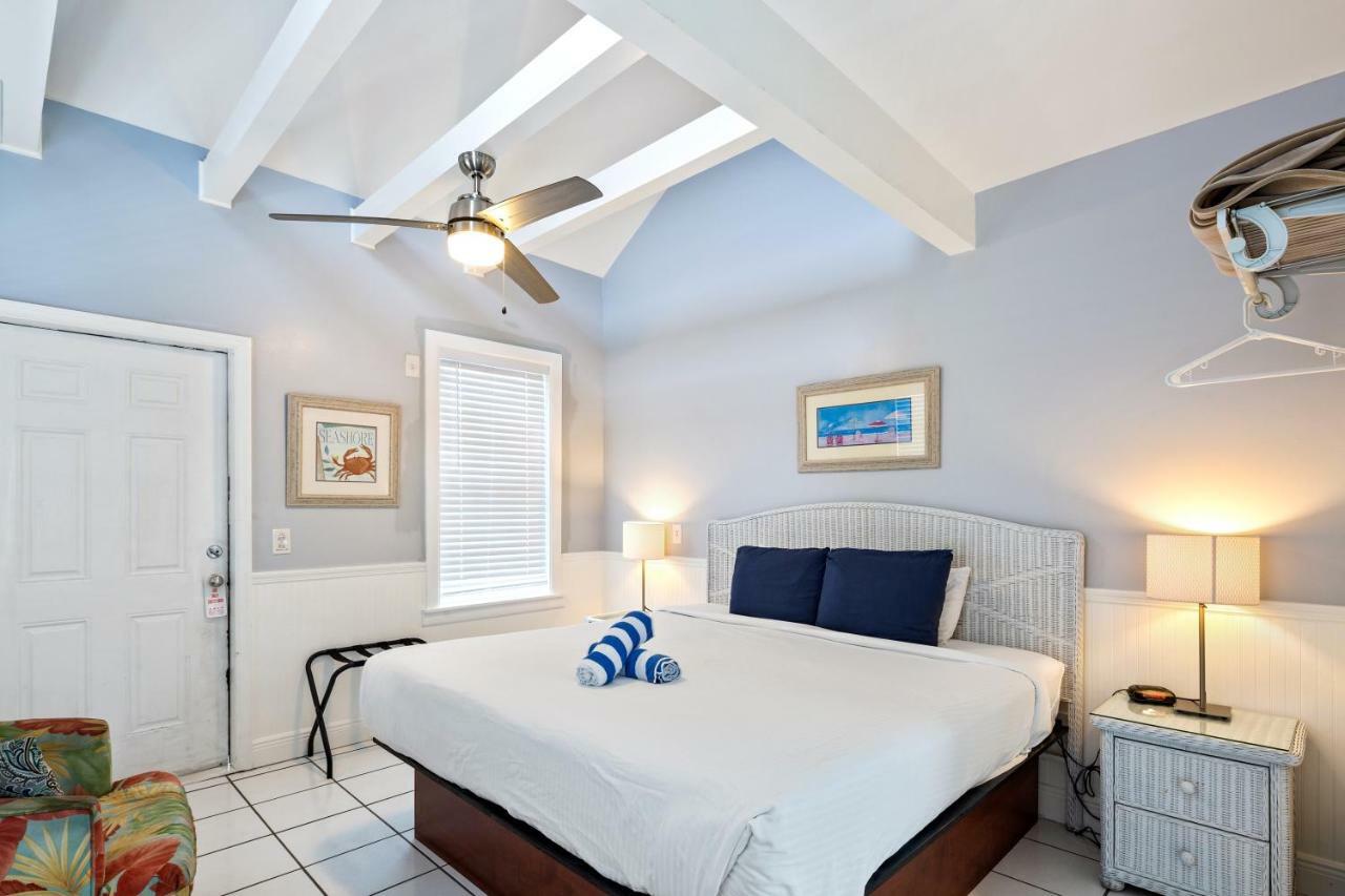 Colors On White Apartment Key West Exterior photo